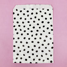 Load image into Gallery viewer, White paper bags - Polka dot