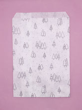 Load image into Gallery viewer, White paper bags - Winter Woodland

